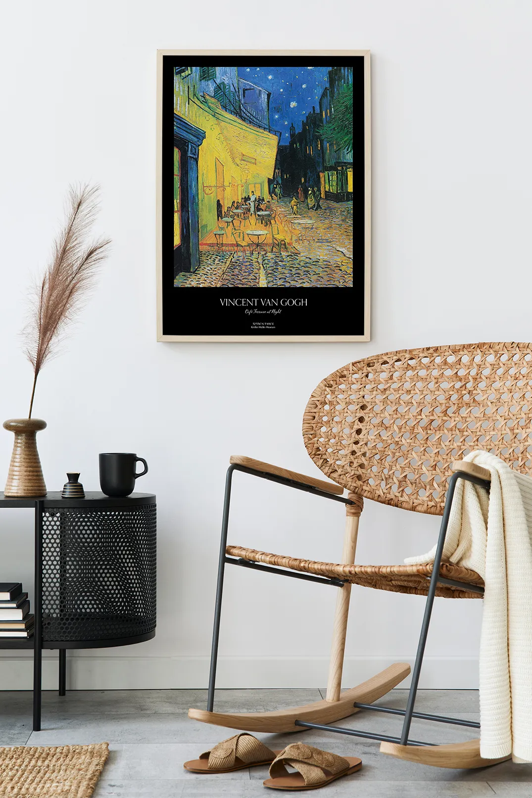 Sfeerimpressie van Gogh Poster - Café Terrace at Night